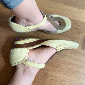 Fly Girl London Mary Jane Wedge 39 (US 9 M) 40s Vibe Pale Yellow Patent Leather